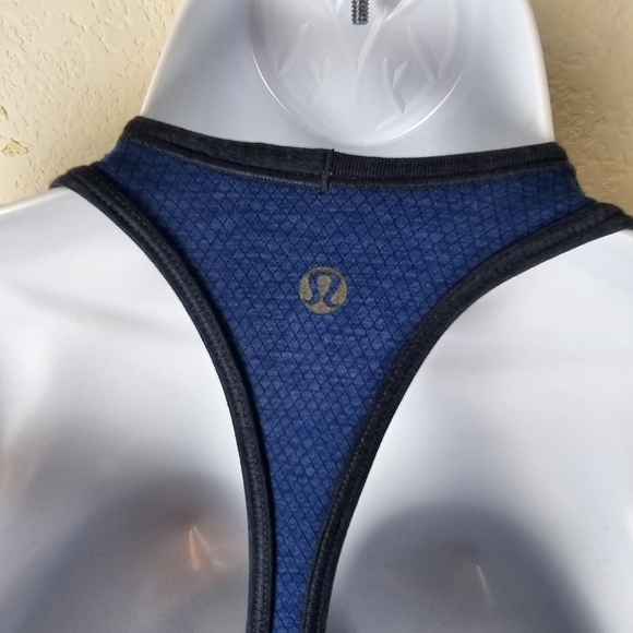 Lululemon Ebb & Flow Racerback Tank Size 6 Poseidon Blue Hydra Blue - Picture 10 of 15